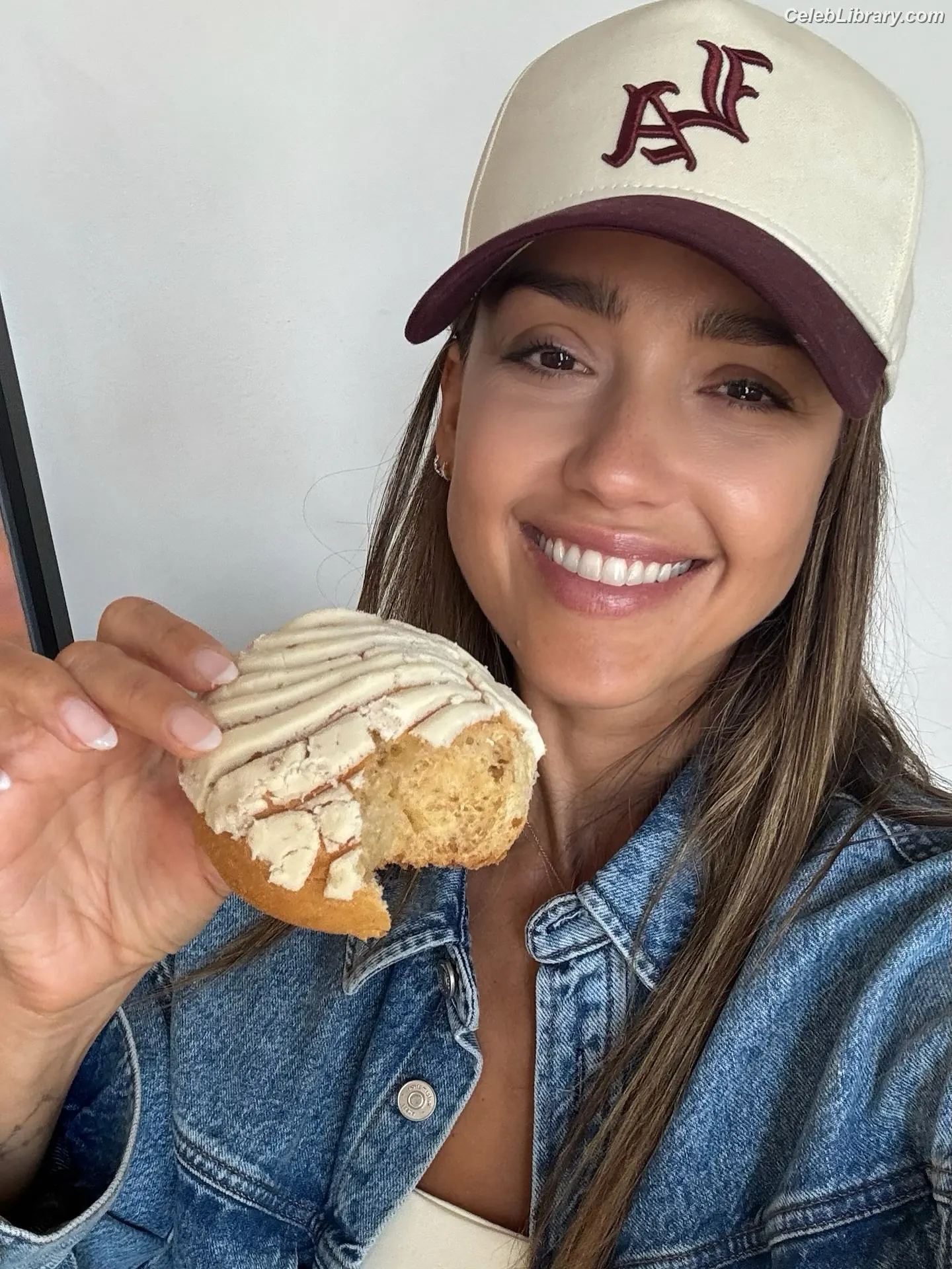 Jessica Alba photo 13 of 1747