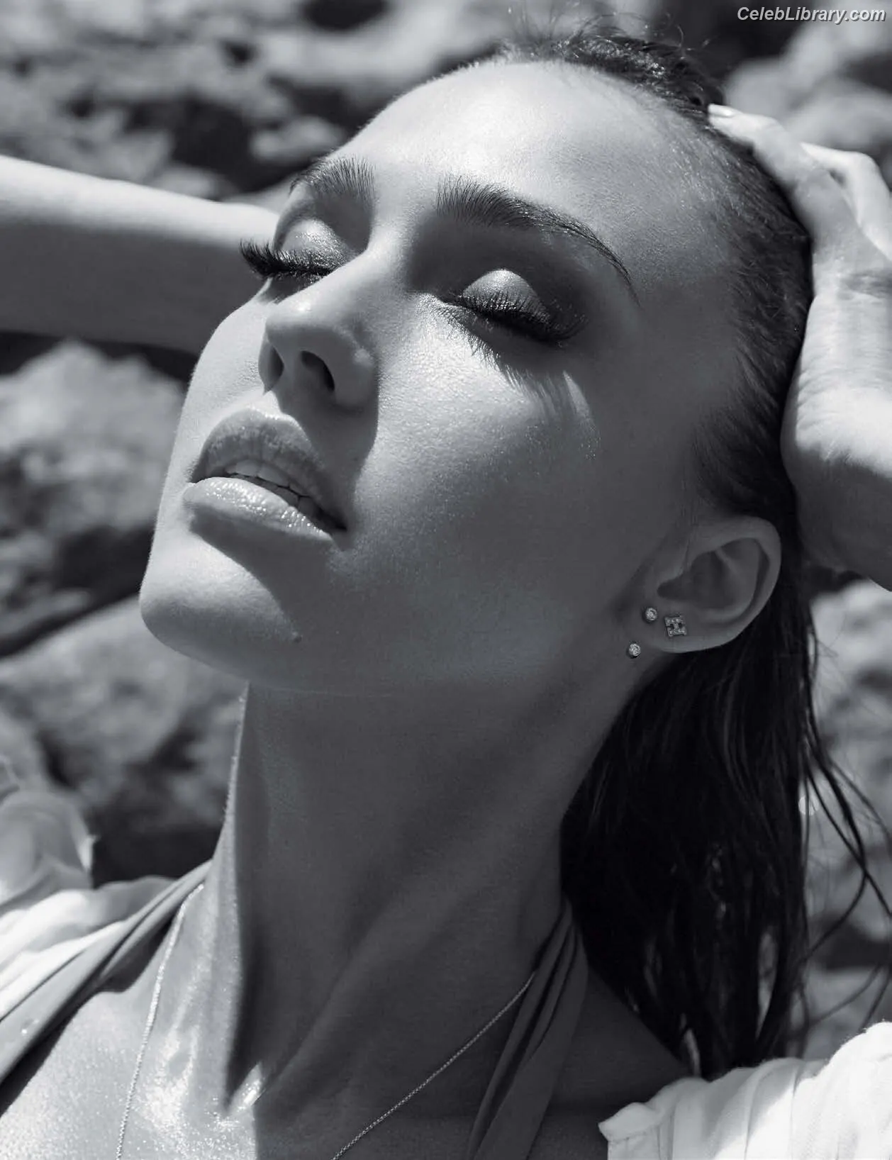 Jessica Alba photo 6 of 1747