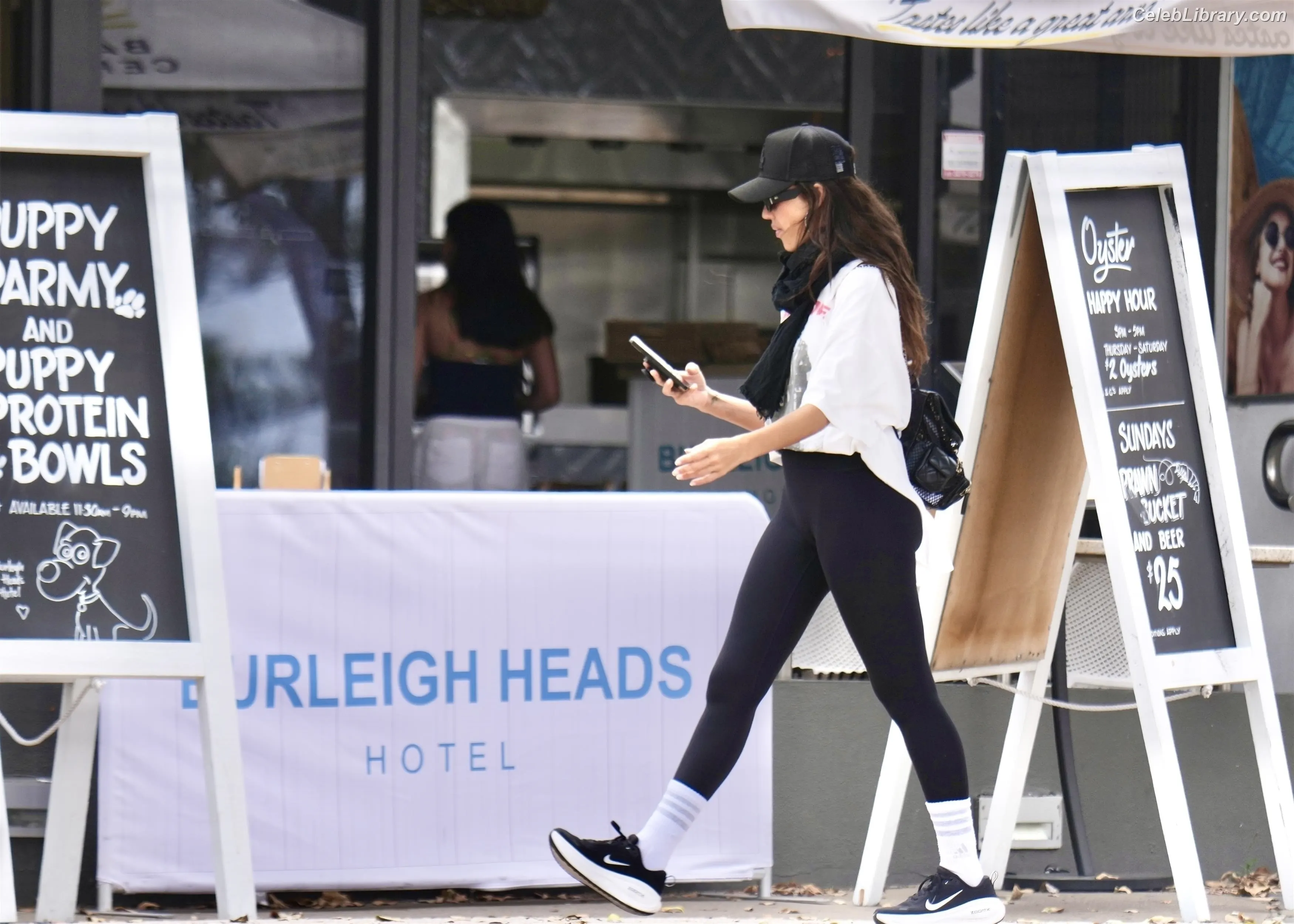 Jessica Alba photo 5 of 1747