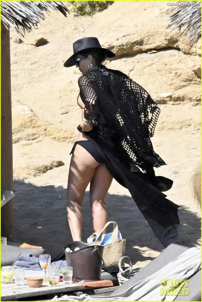 Jessica Alba photo 21 of 1747