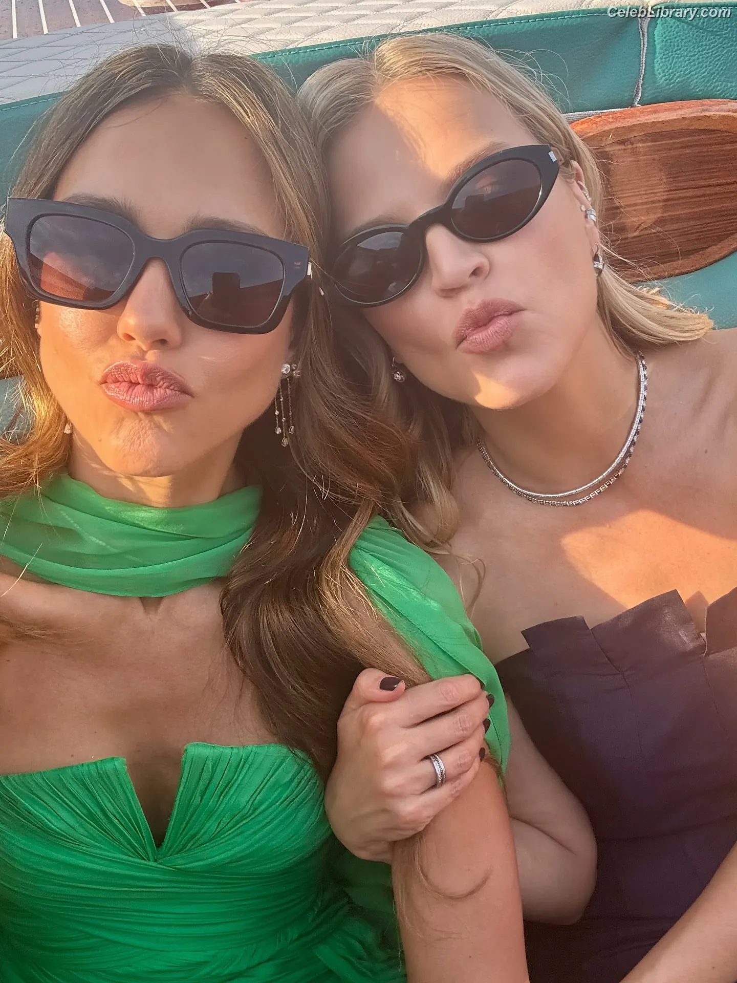 Jessica Alba photo 5 of 1747