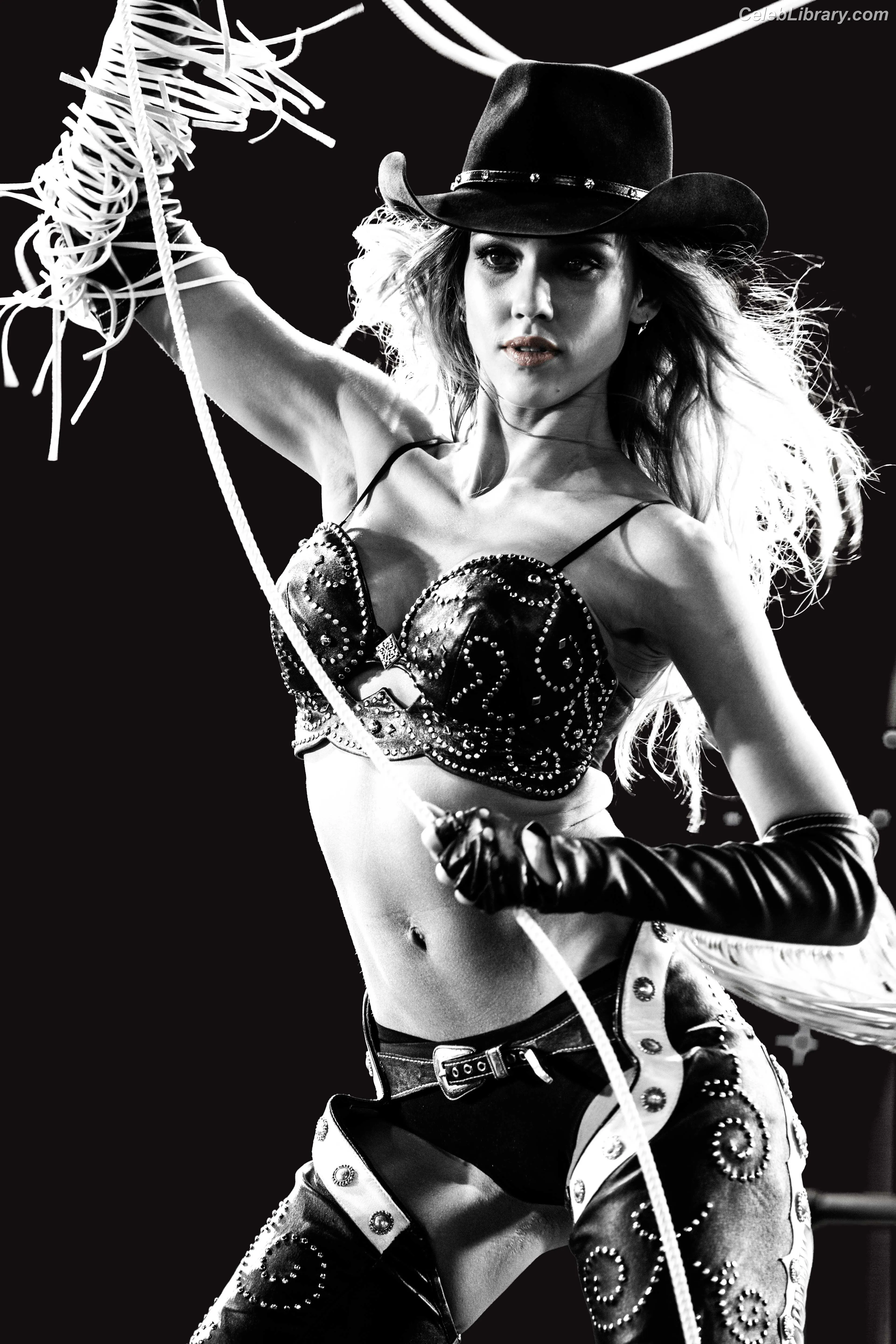 Jessica Alba photo 7 of 1747