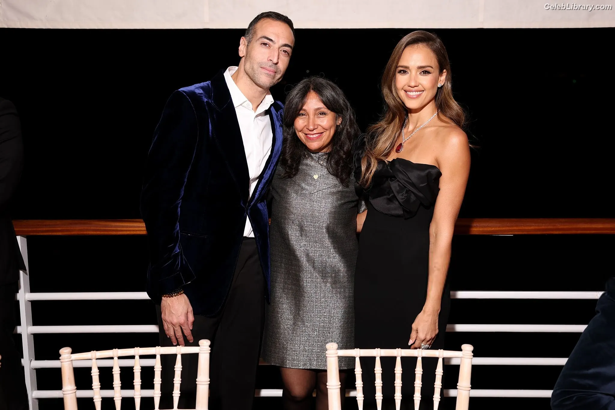 Jessica Alba photo 8 of 1747