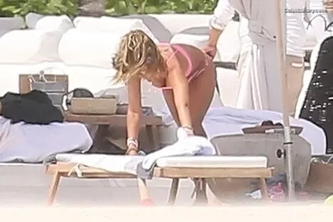 Jessica Alba photo 7 of 1748