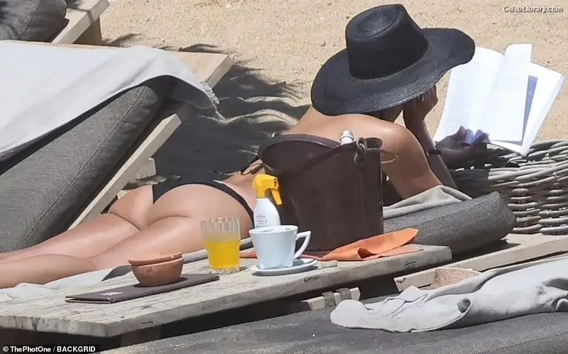 Jessica Alba photo 13 of 1748