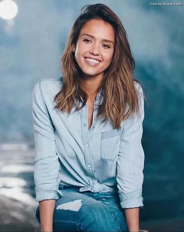 Jessica Alba photo 6 of 1748