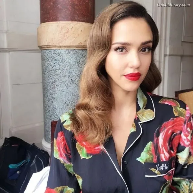 Jessica Alba photo 3 of 1748