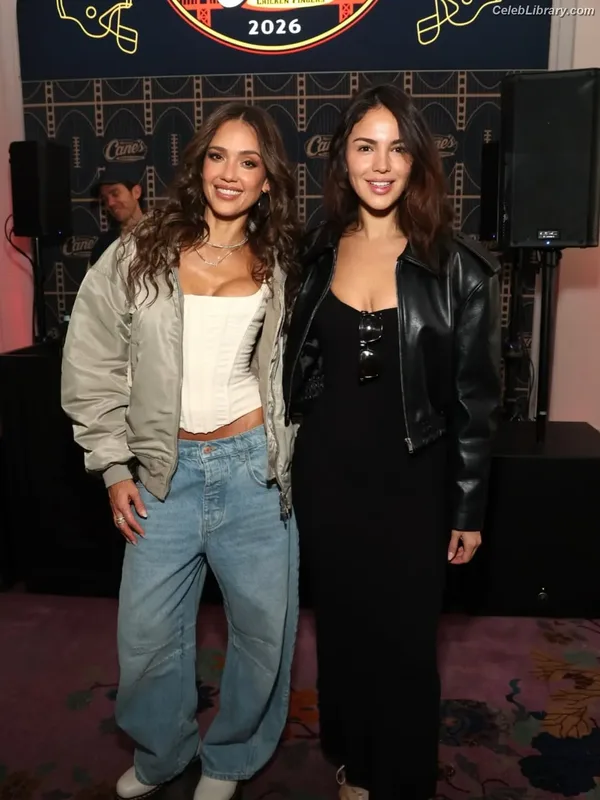 Jessica Alba photo 16 of 1748