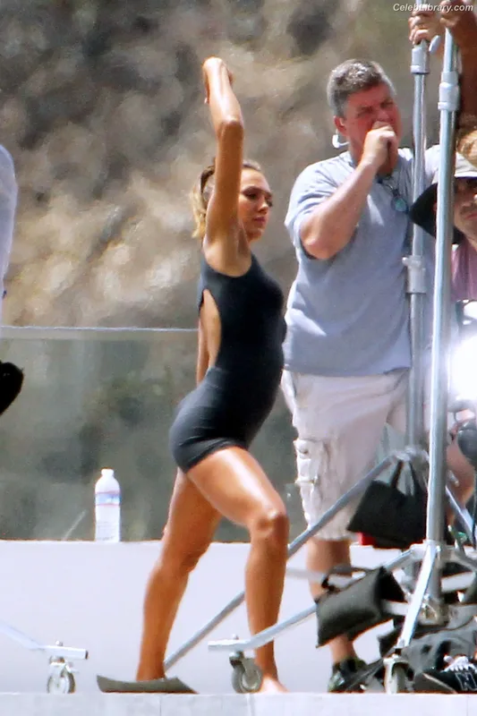 Jessica Alba photo 7 of 1748