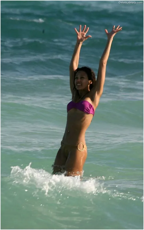 Jessica Alba photo 2 of 1748