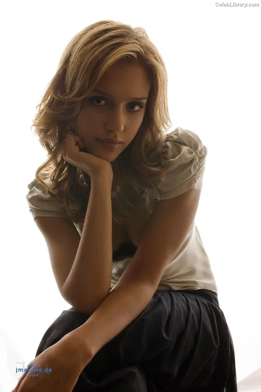 Jessica Alba photo 8 of 1748