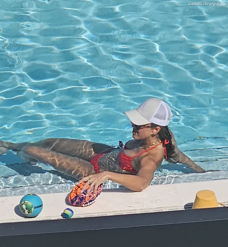 Jessica Alba photo 7 of 1748