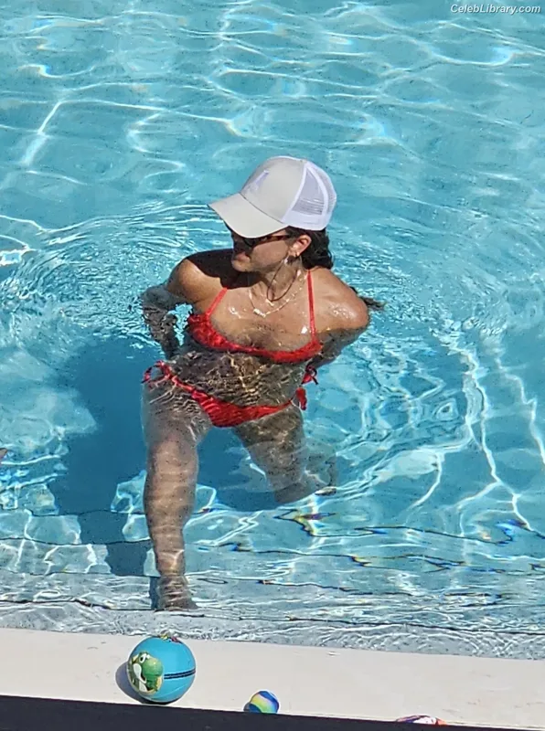 Jessica Alba photo 11 of 1748