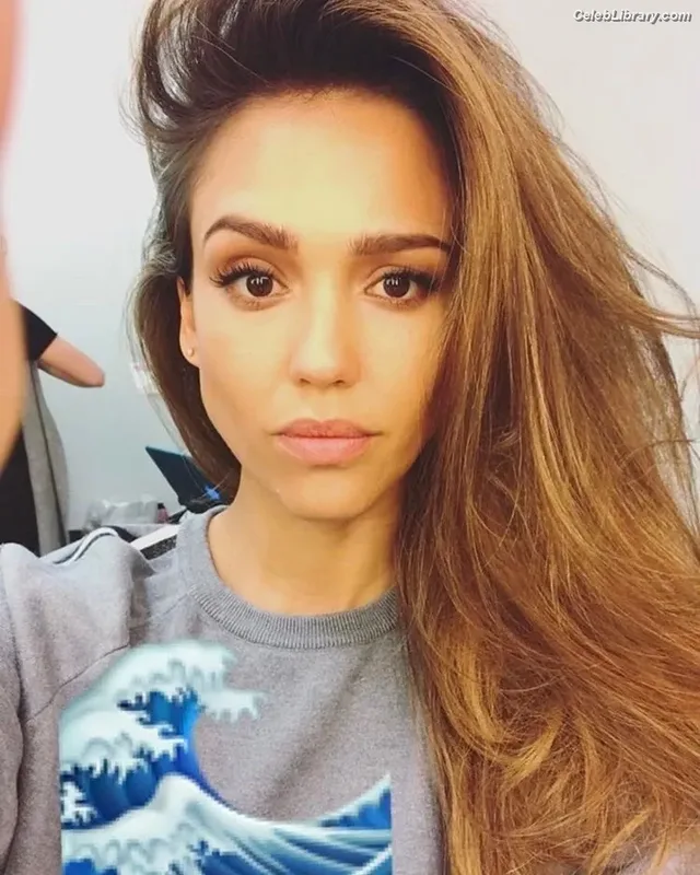 Jessica Alba photo 6 of 1748