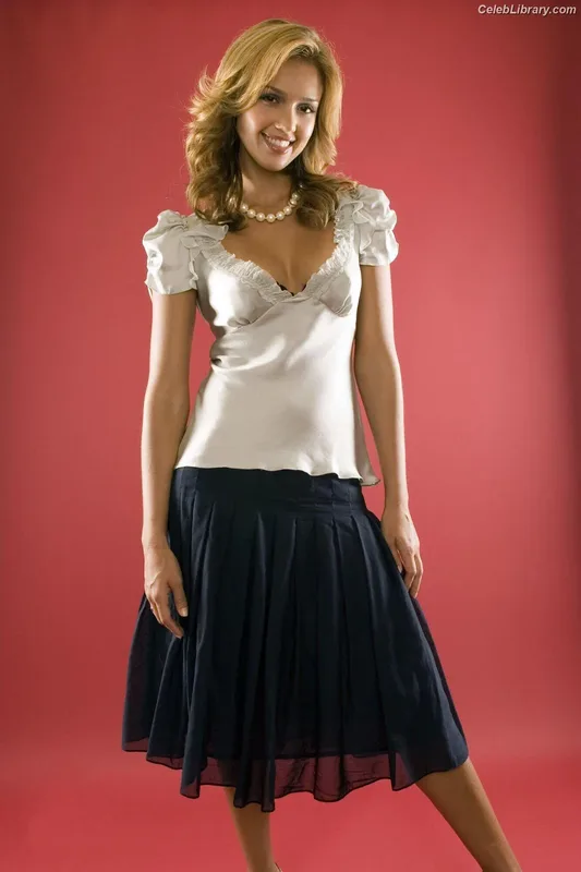 Jessica Alba photo 9 of 1748