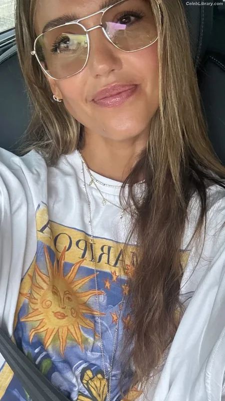 Jessica Alba photo 4 of 1748