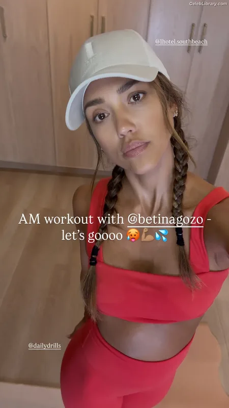 Jessica Alba photo 5 of 1748