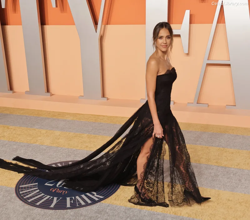 Jessica Alba photo 12 of 1748