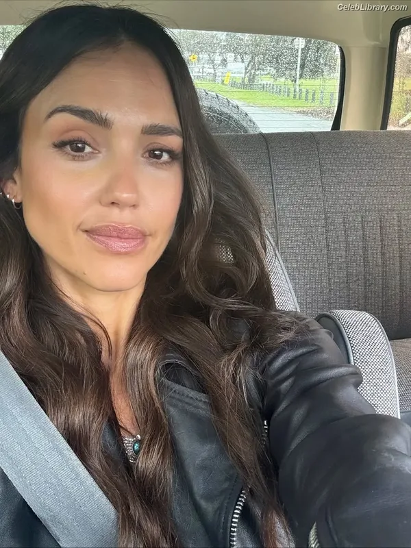Jessica Alba photo 19 of 1748