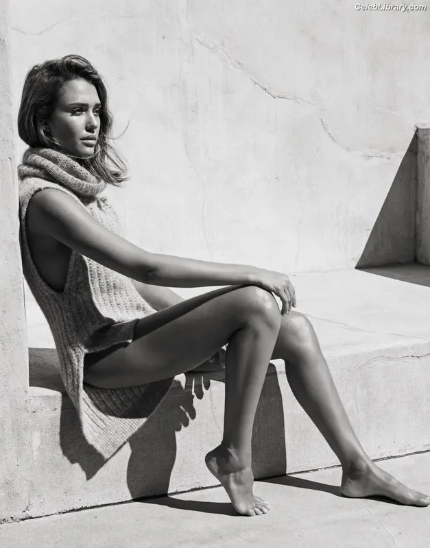 Jessica Alba photo 2 of 1748