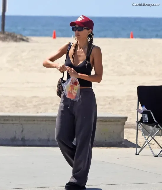 Jessica Alba photo 3 of 1748