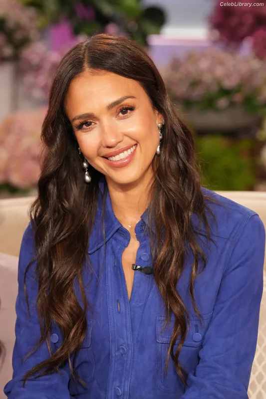 Jessica Alba photo 16 of 1748