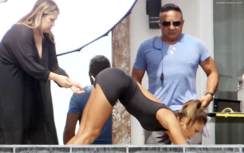 Jessica Alba photo 18 of 1748