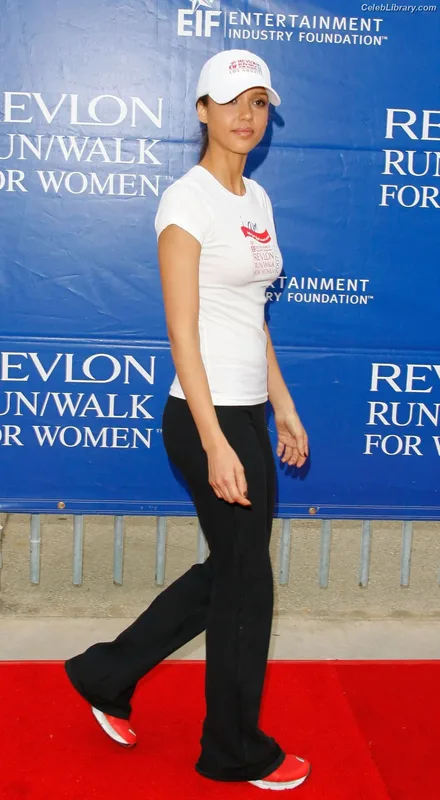 Jessica Alba photo 16 of 1748