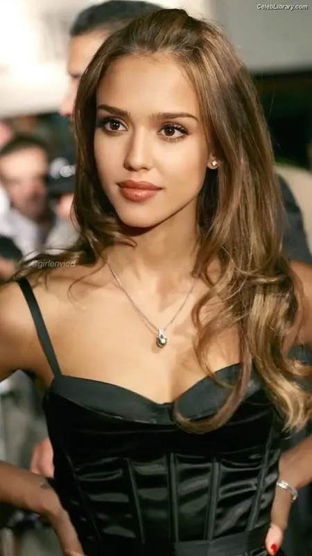 Jessica Alba photo 9 of 1748