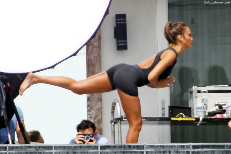 Jessica Alba photo 23 of 1748
