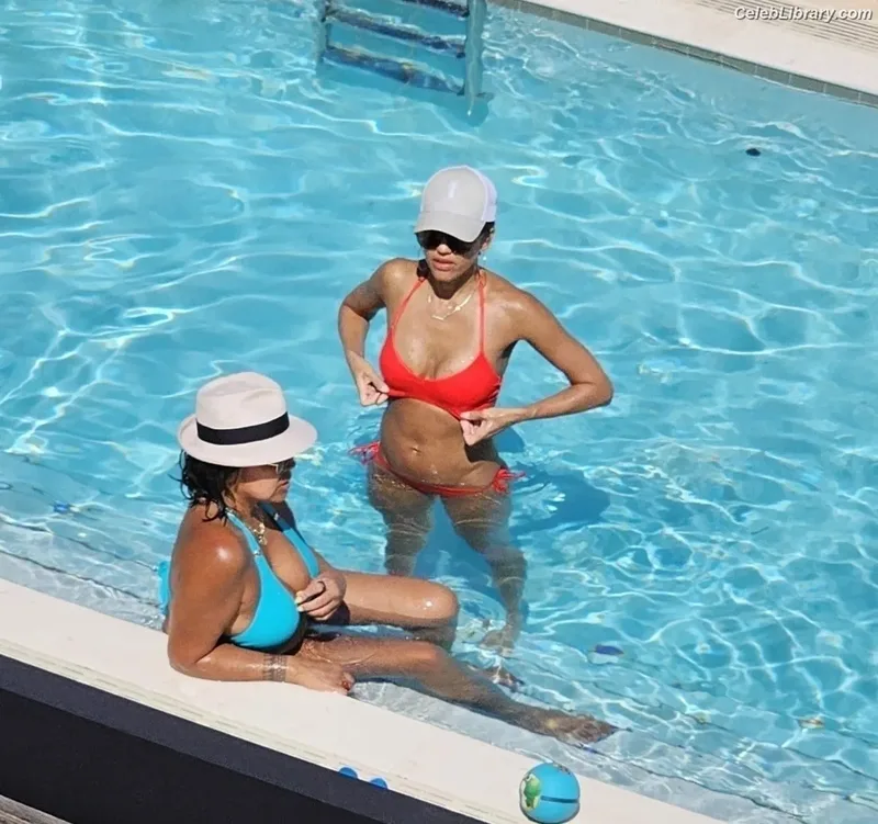 Jessica Alba photo 3 of 1748