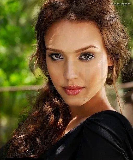 Jessica Alba photo 8 of 1748