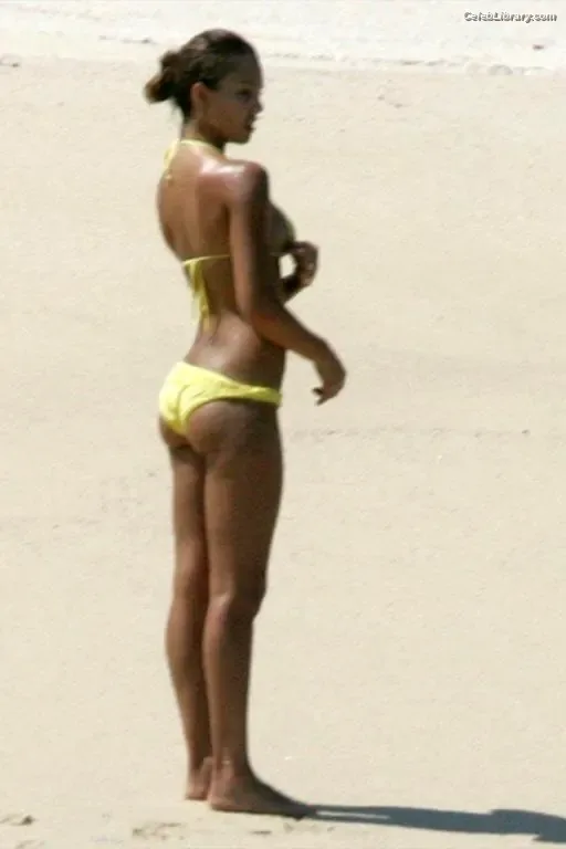 Jessica Alba photo 7 of 1748