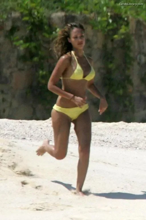 Jessica Alba photo 11 of 1748