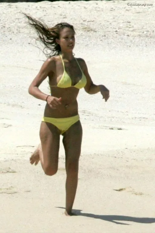 Jessica Alba photo 12 of 1748