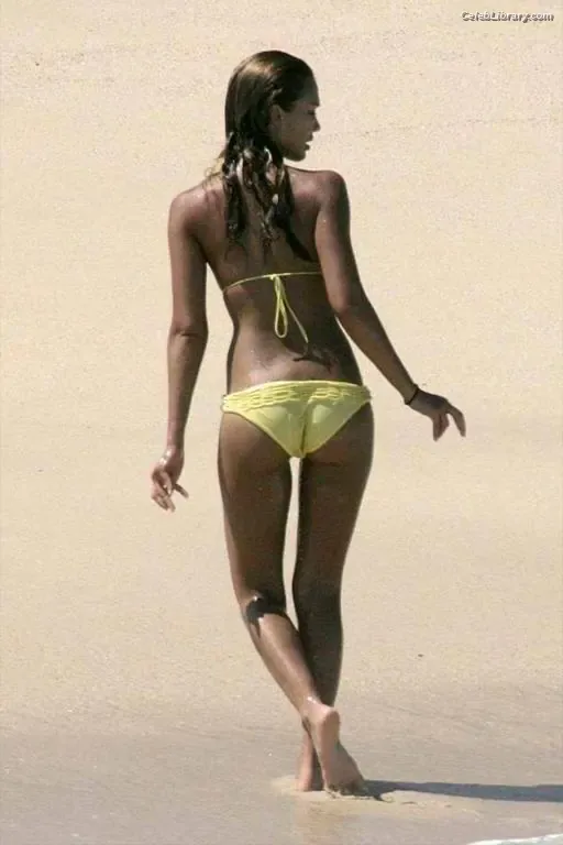 Jessica Alba photo 17 of 1748