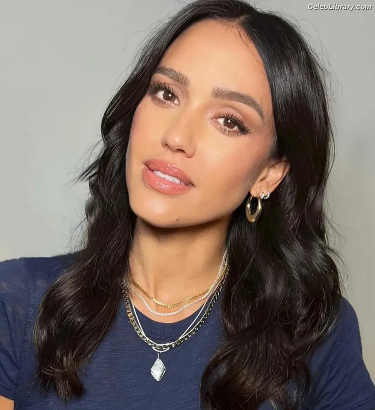 Jessica Alba photo 6 of 1748