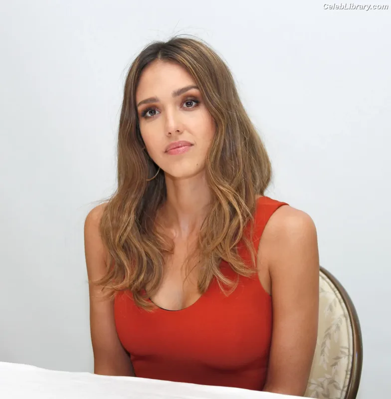 Jessica Alba photo 8 of 1748