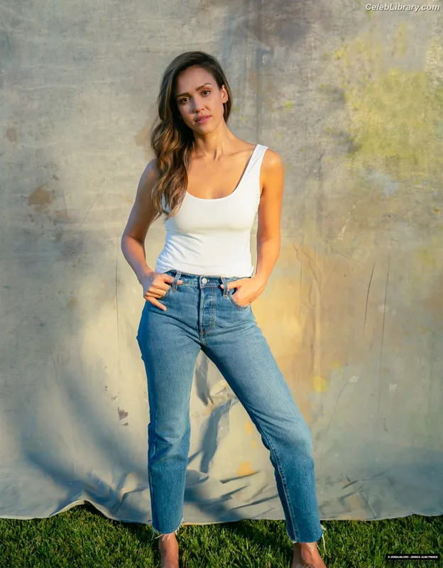 Jessica Alba photo 23 of 1748