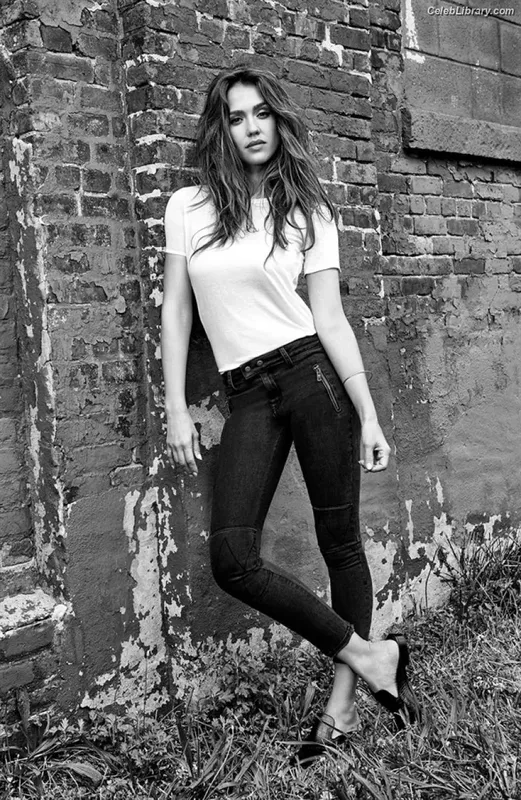 Jessica Alba photo 19 of 1748