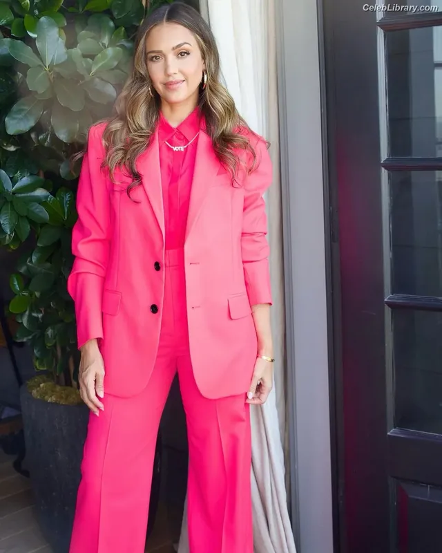 Jessica Alba photo 22 of 1748