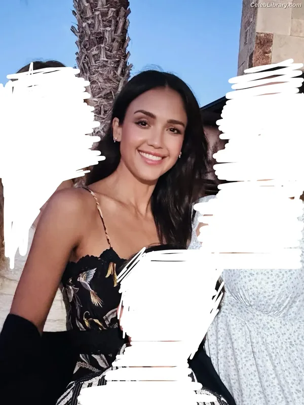 Jessica Alba photo 11 of 1748