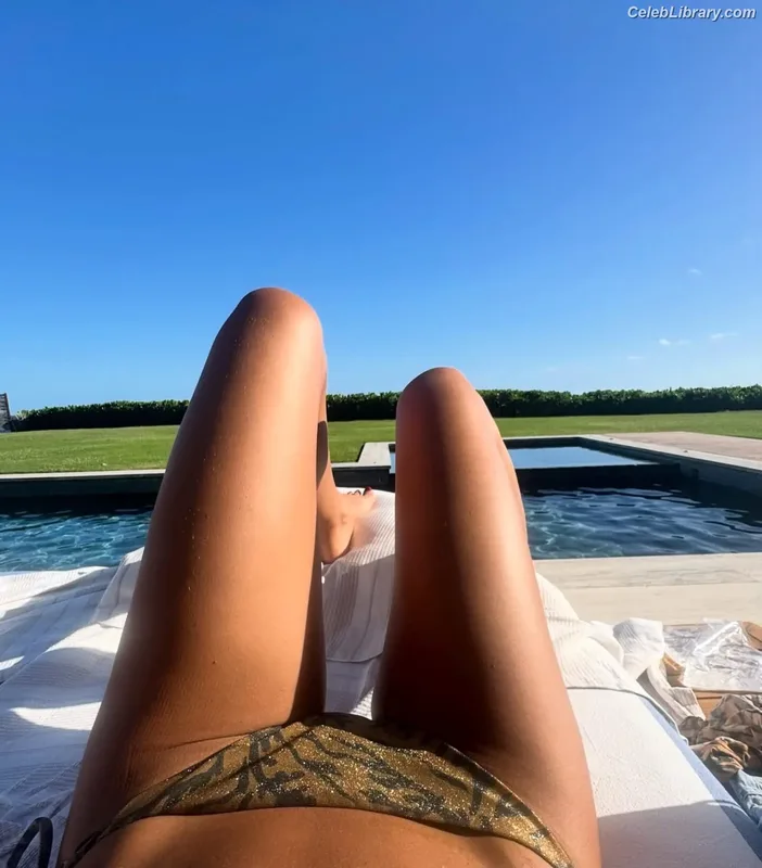 Jessica Alba photo 19 of 1748