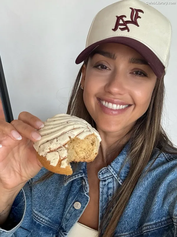 Jessica Alba photo 13 of 1748