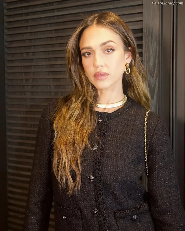 Jessica Alba photo 4 of 1748