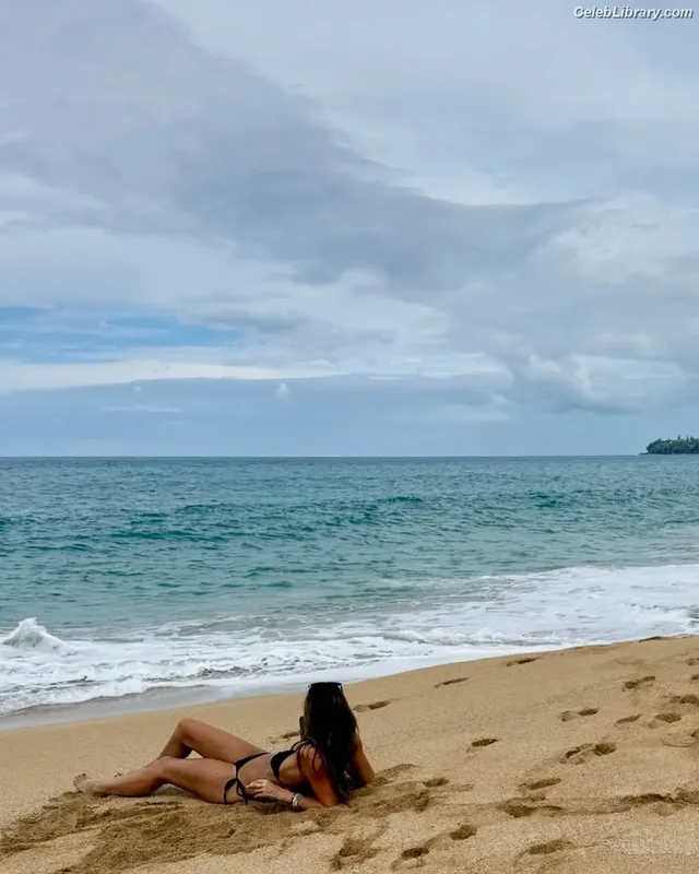 Jessica Alba photo 19 of 1748