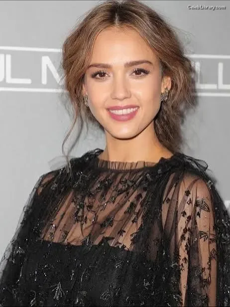 Jessica Alba photo 7 of 1748