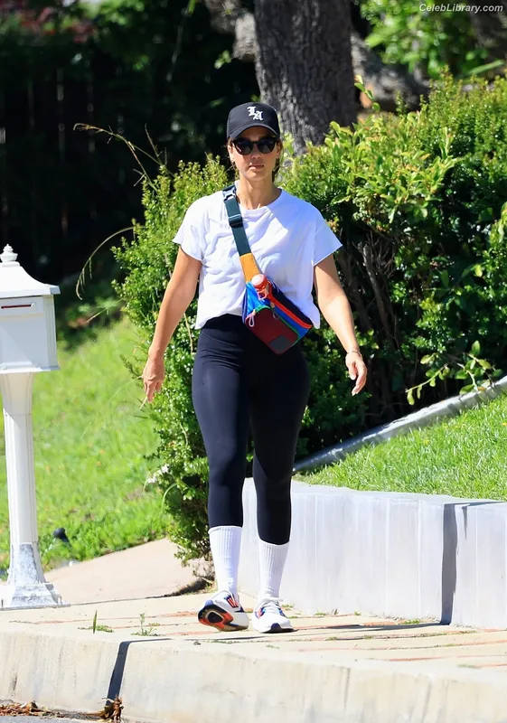 Jessica Alba photo 12 of 1748