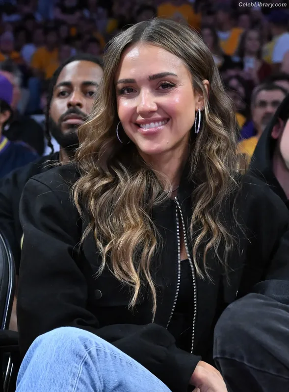 Jessica Alba photo 21 of 1748