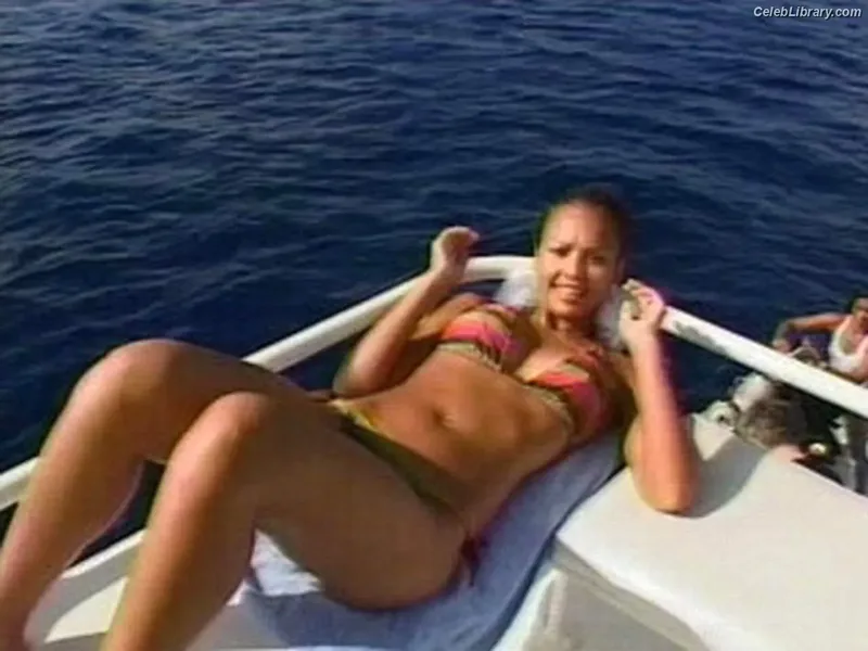 Jessica Alba photo 4 of 1748